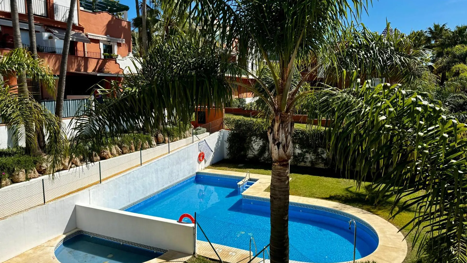 Luna Blanca Golf By Eaw Homes Estepona